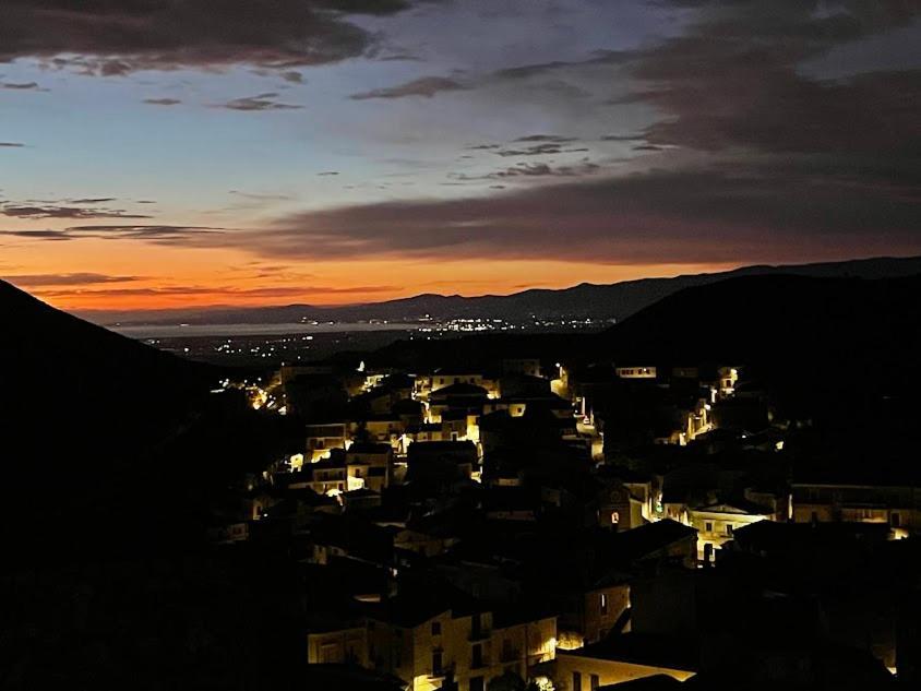 B&B Dhafna Civita Exterior foto